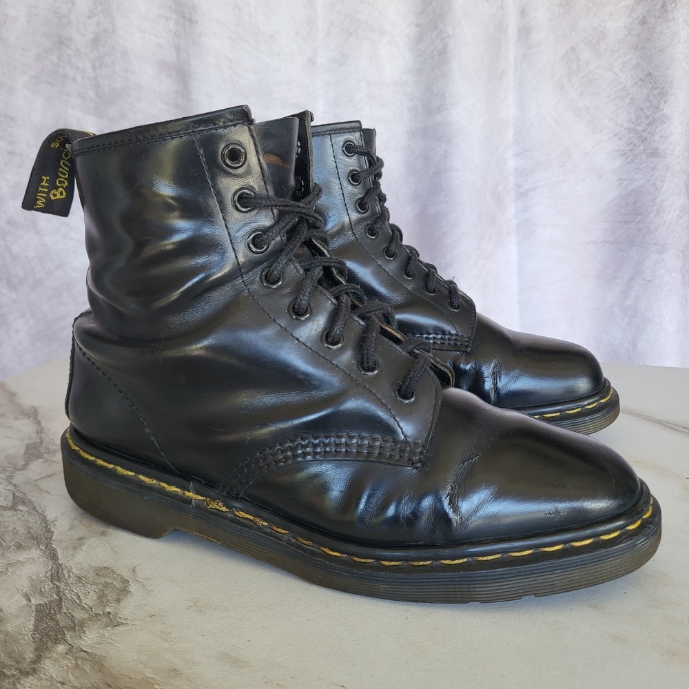 Made in England Dr. Martens UK Size 8 Men's Black 8-Eye